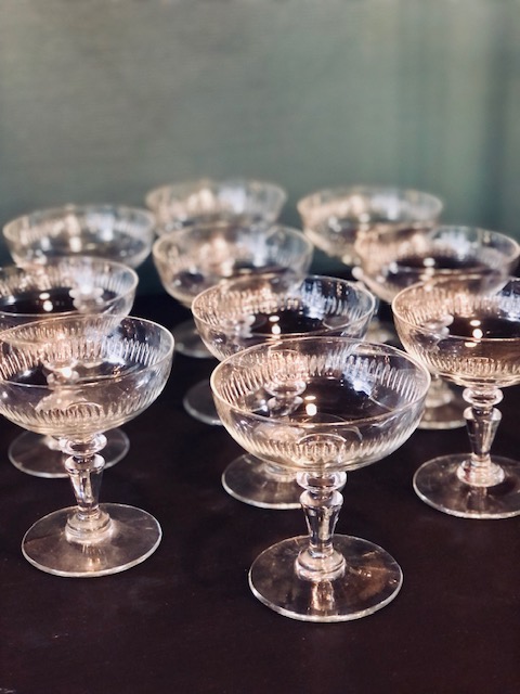 10 coupes à champagne en verre ancien 19ème