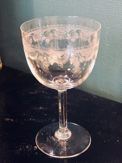 10 grands verres à eau en cristal ciselé anciens