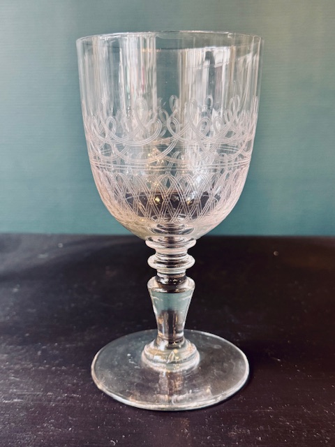 10 verres à vin blanc gravés