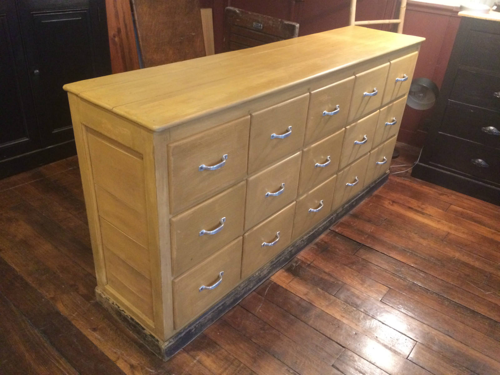 Meuble de métier en pin 