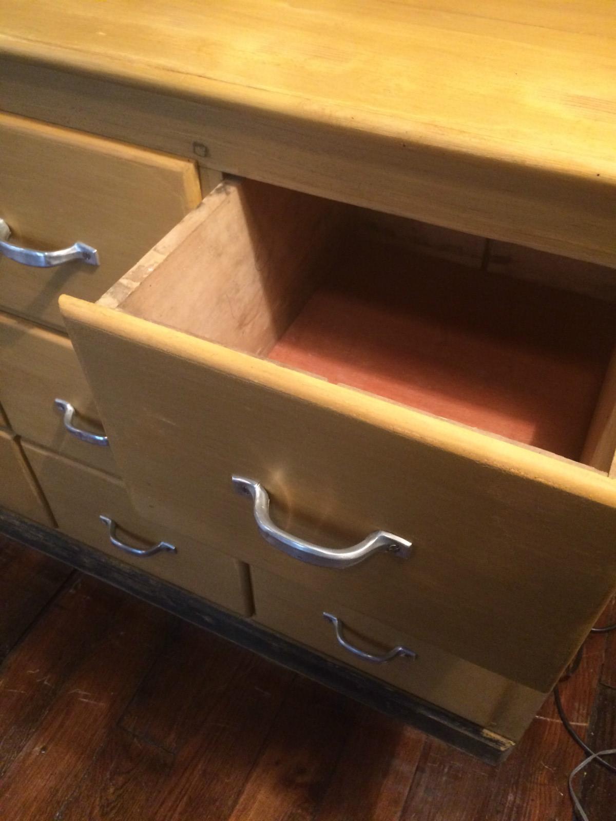 Meuble de métier en pin 