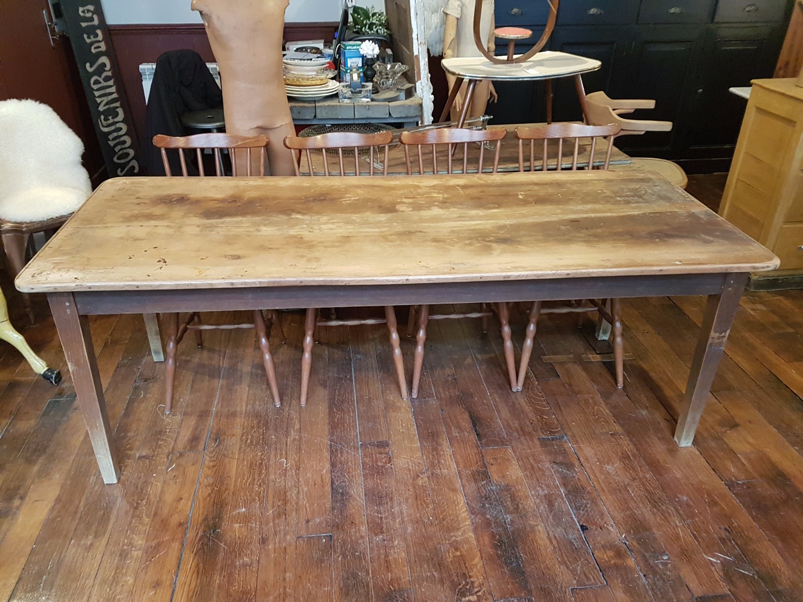 Grande table de repas en pin 