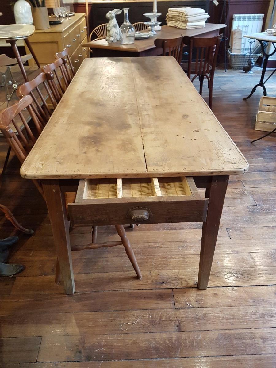 Grande table de repas en pin 