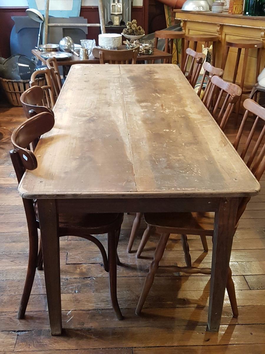 Grande table de repas en pin 