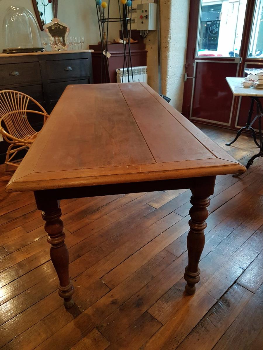 Grande table de repas à pieds tournés en pichpin