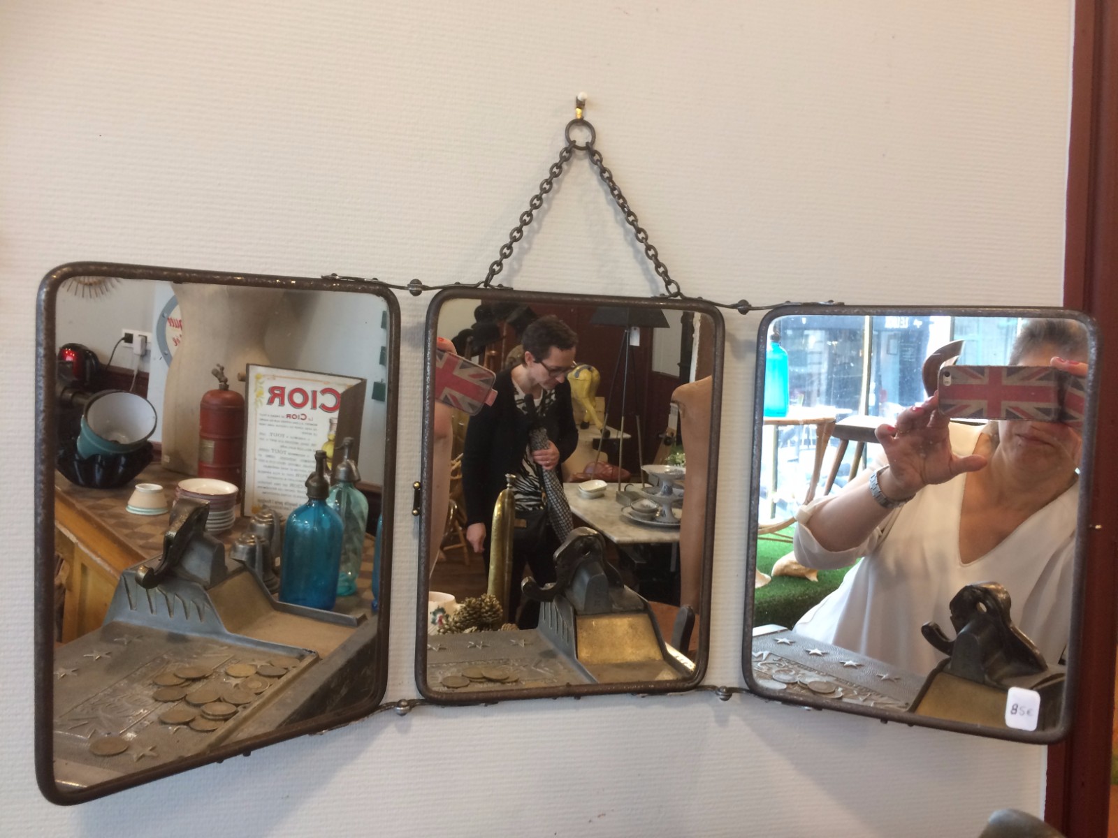 Miroir de barbier ancien