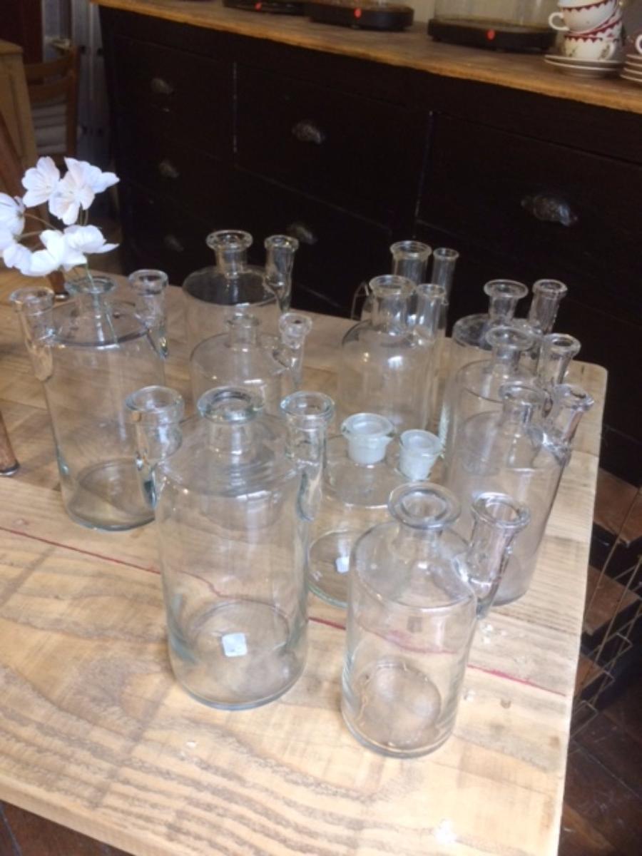 Flacons de pharmacie anciens