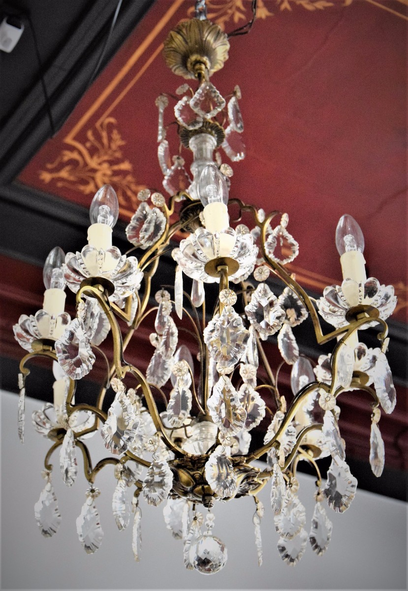 Grand lustre à pampilles de verre 