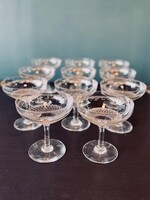11 coupes à champagne en cristal ciselé