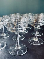 11 coupes à champagne vintage en verre ciselé