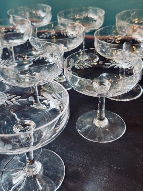 12 coupes à champagne en cristal