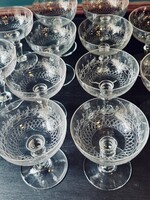 12 coupes à champagne en verre ancien