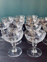 12 coupes à champagne en verre ancien
