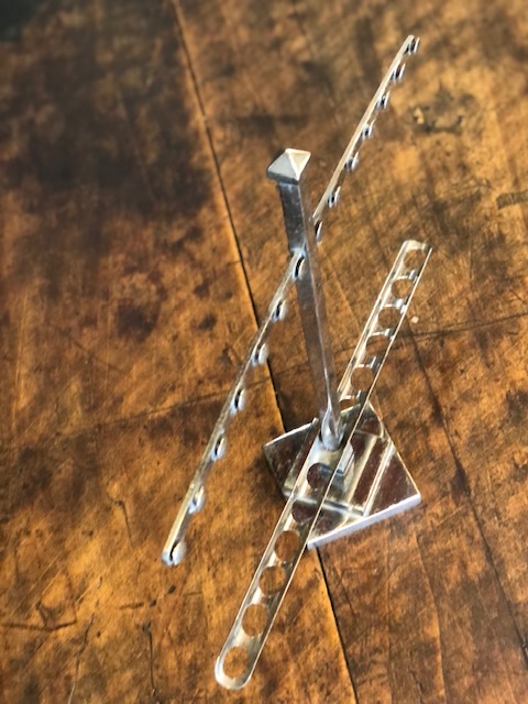 2 supports de couteaux pour coutellerie art déco