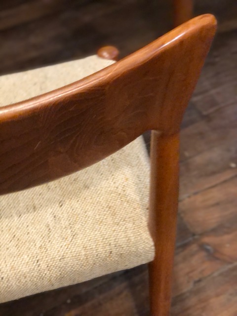 3 chaises vintage scandinaves en teck