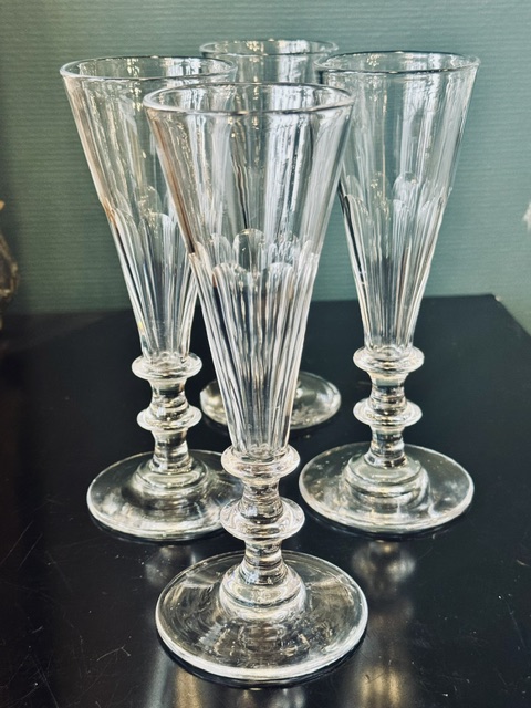 4 flûtes à champagne-cristal Saint Louis 19ème