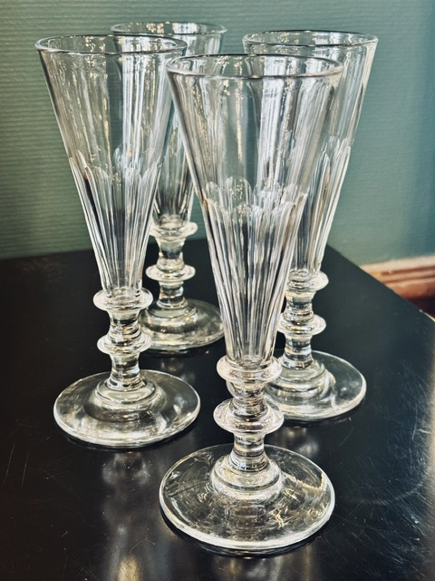 4 flûtes à champagne-cristal Saint Louis 19ème