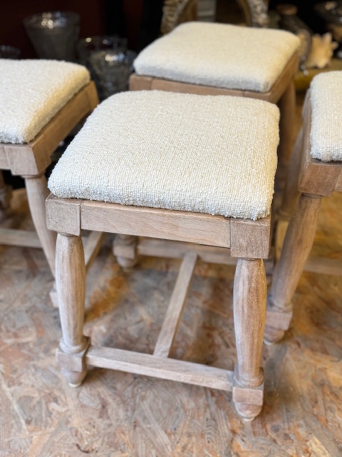 4 tabourets en bois naturel assise bouclette