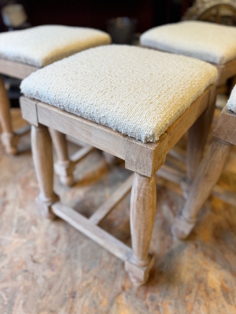 4 tabourets en bois naturel assise bouclette