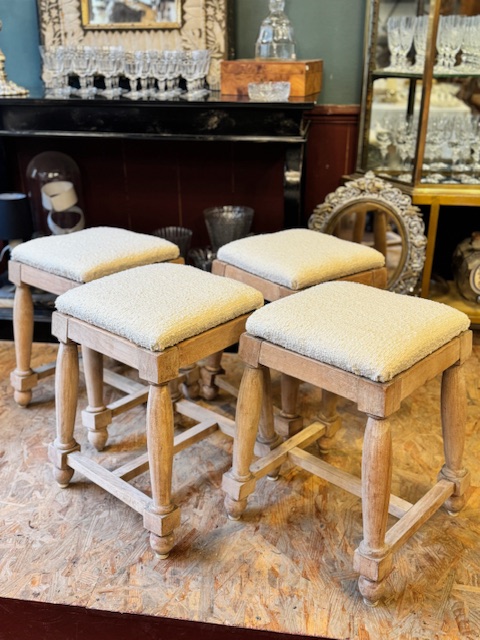 4 tabourets en bois naturel assise bouclette
