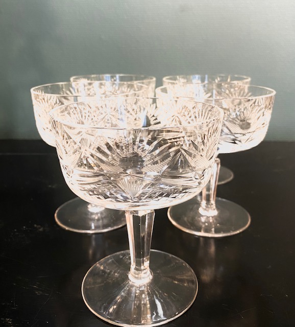 5 coupes à champagne en cristal taillé vintage