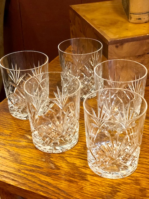 5  verres à whisky en cristal ciselé
