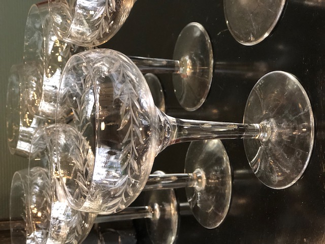 6 coupes de champagne en cristal ciselé
