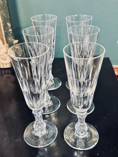 6 flûtes à chamagne cristal Val Saint Lambert