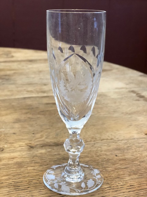 6 flûtes à champagne en cristal de Lorraine décor de chasse et facettes