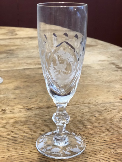 6 flûtes à champagne en cristal de Lorraine décor de chasse et facettes