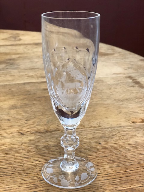 6 flûtes à champagne en cristal de Lorraine décor de chasse et facettes