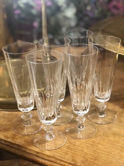 6 flutes en cristal ancien