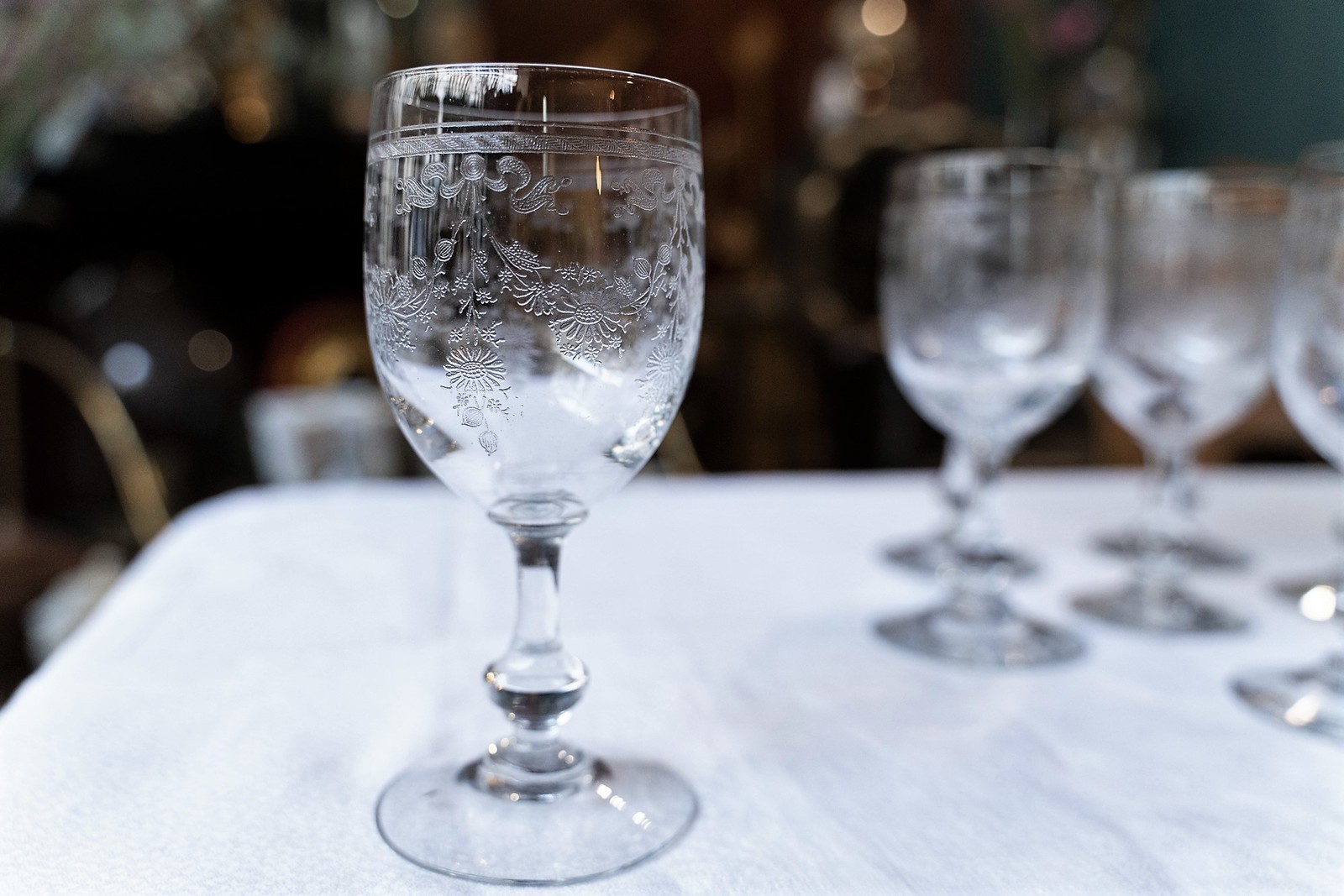 7 grands verres à eau en verre ciselé - Art de la Table - Boutique - Broc'  Martel