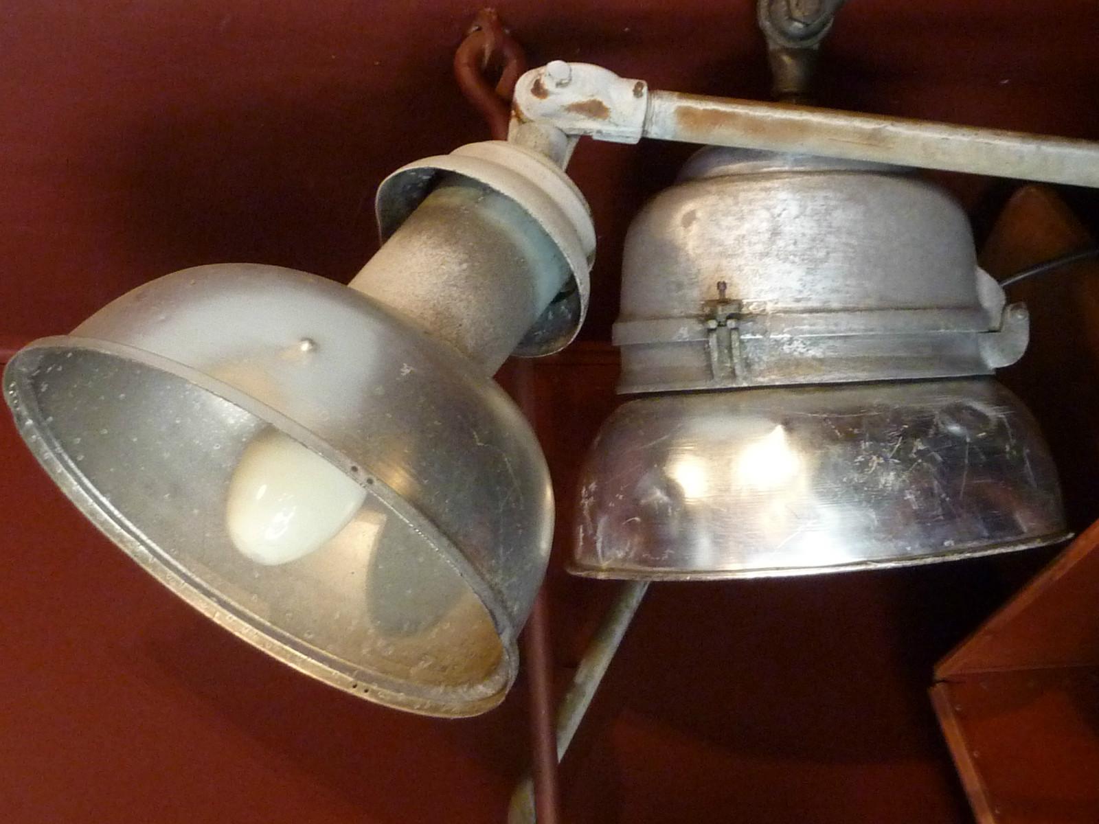 Lampe d'éclairage public vintage en métal