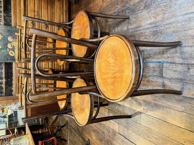 7 chaises de bistrot bois courbé