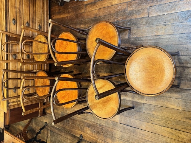 7 chaises de bistrot bois courbé