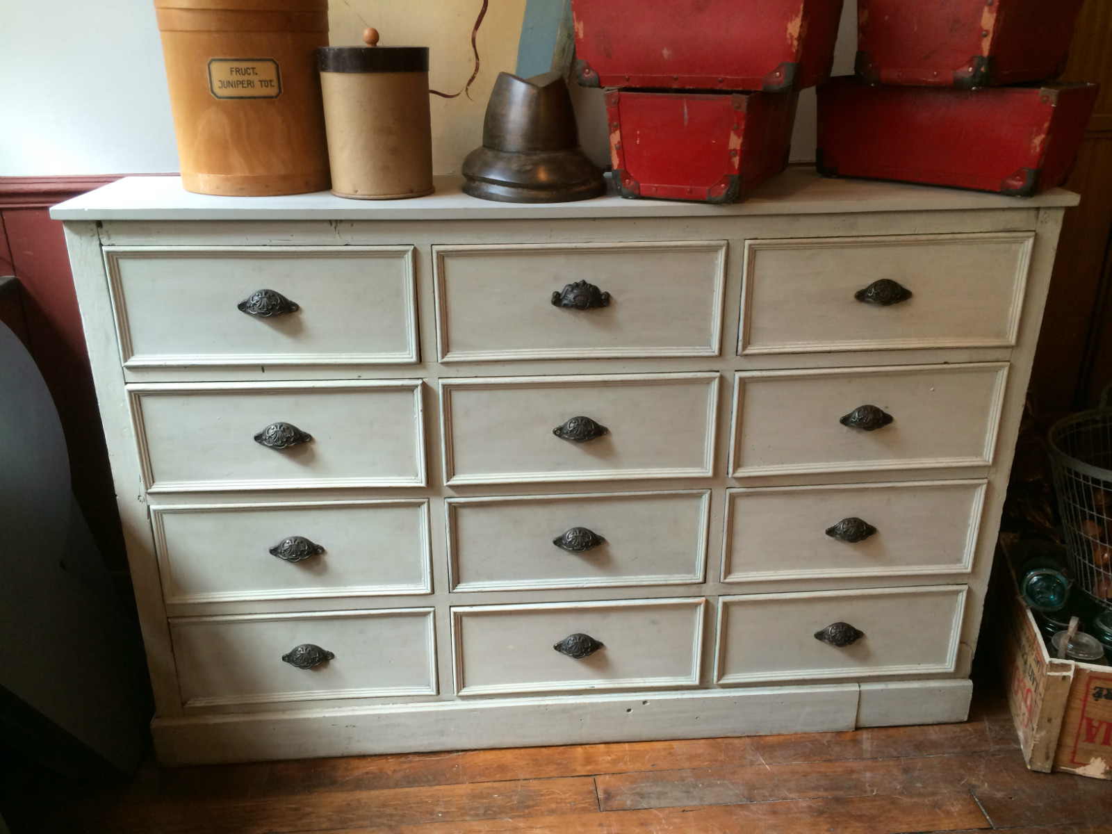 Meuble de mercerie à 12 tiroirs