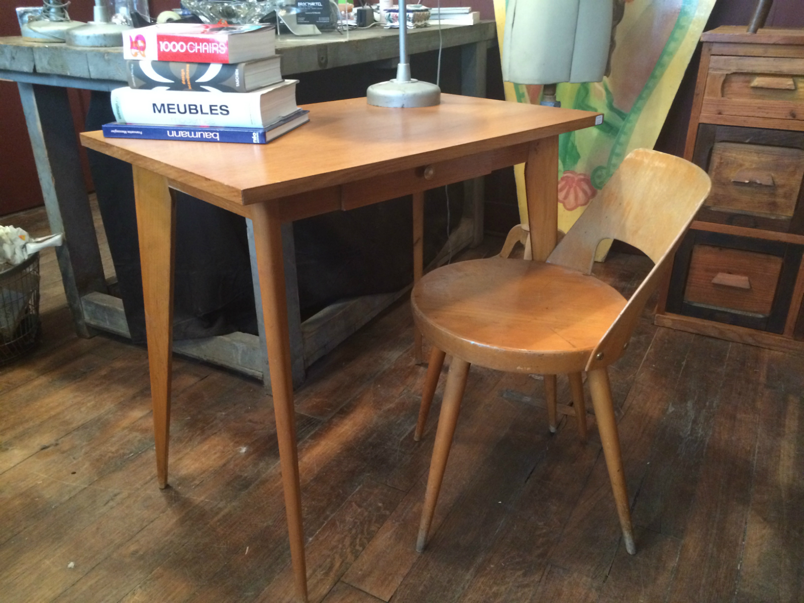 Table de bureau avec tiroir central
