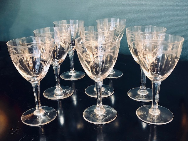 8 verres à vin blanc en cristal ancien ciselé - Art de la Table