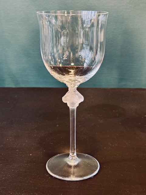 8 verres à vin en cristal Lalique modèle Roxane