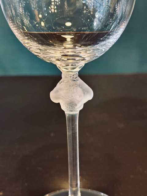 8 verres à vin en cristal Lalique modèle Roxane