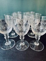 8 verres à vin rouge ciselés