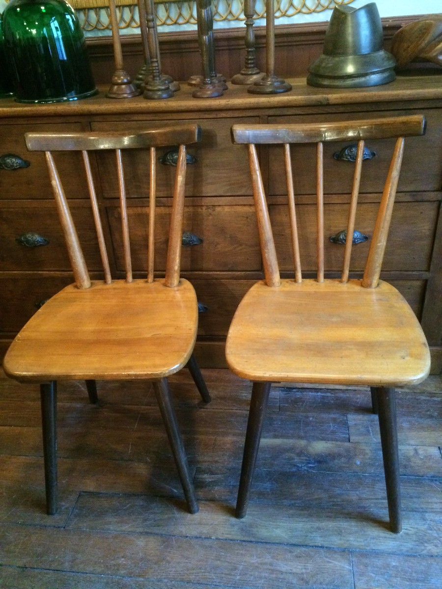 Paire de chaises de gare allemande 