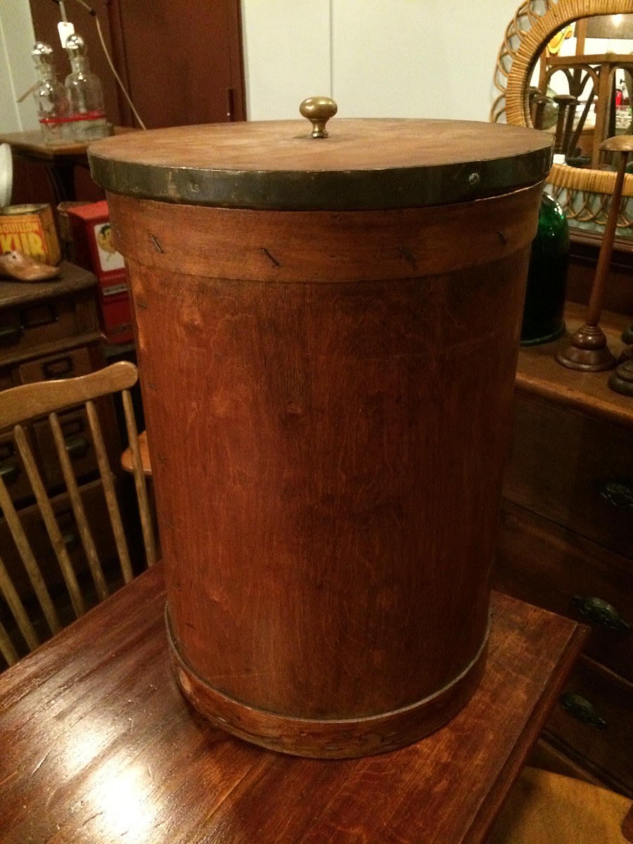 Boite ancienne en bois et laiton