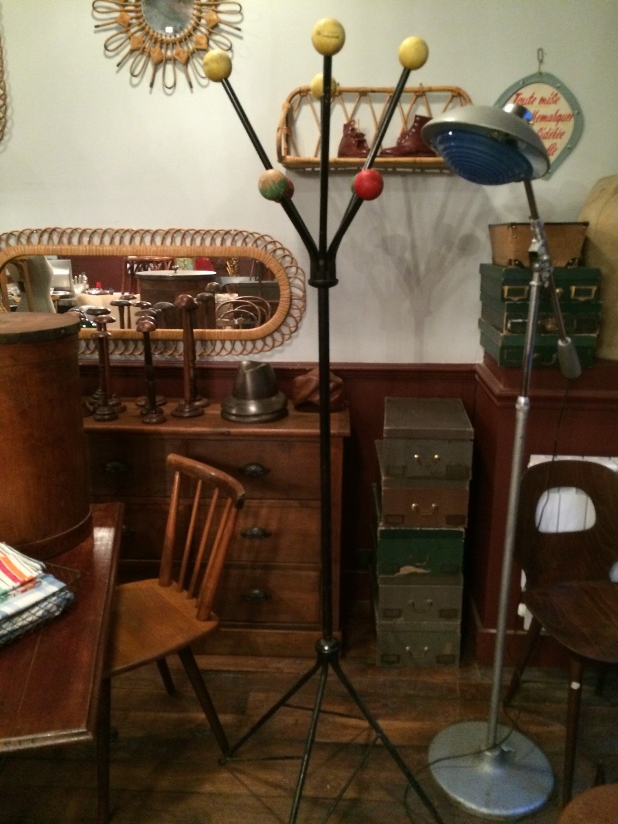 Porte-manteau à boules multicolore