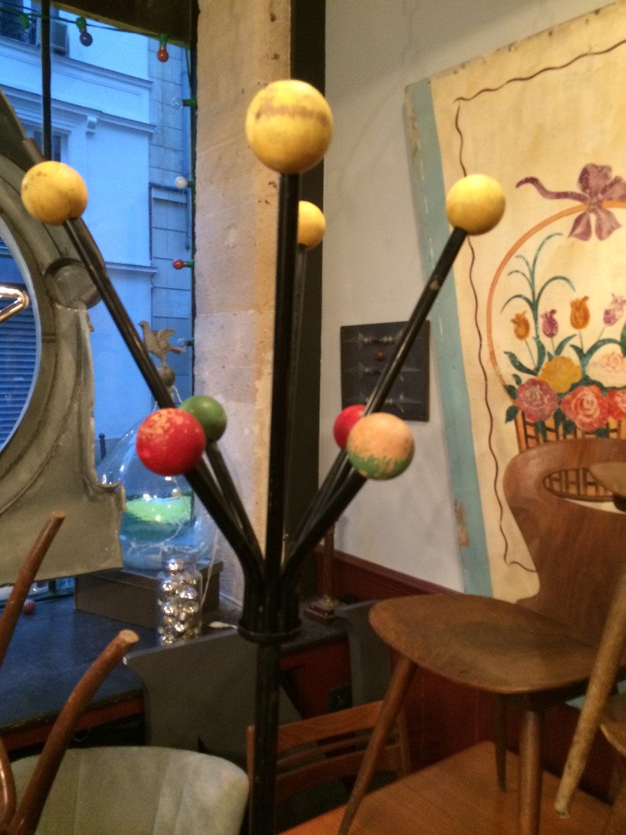Porte-manteau à boules multicolore