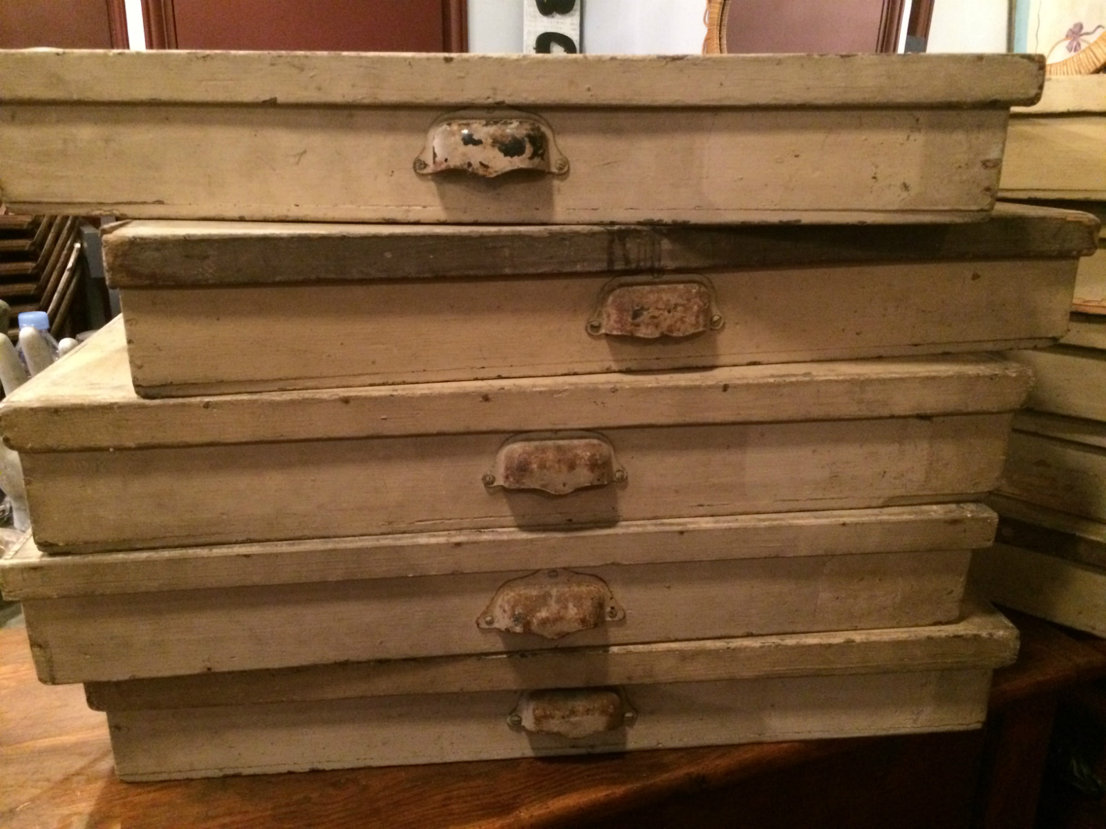 Anciennes boites de rangement en bois