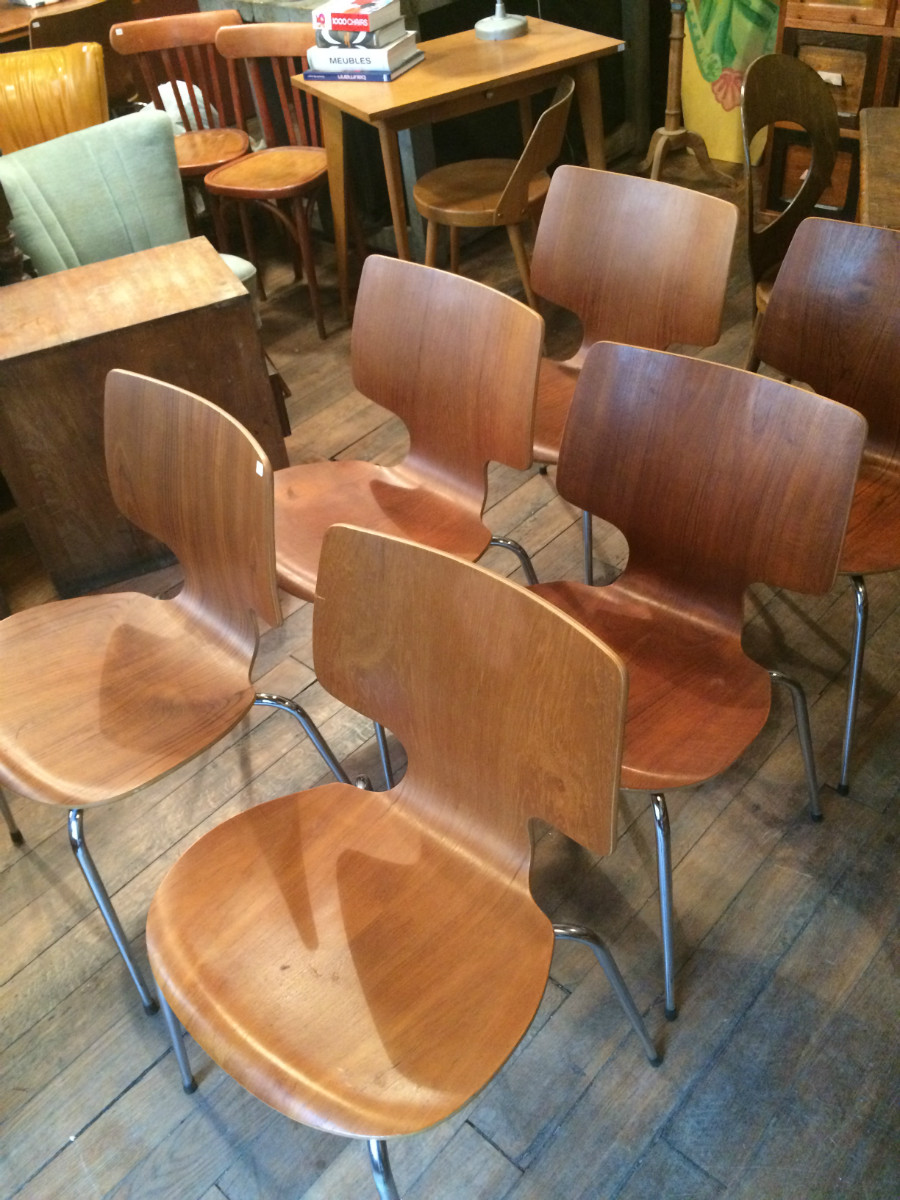 Lot de 10 chaises vintage style Fritz Hansen