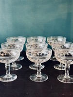 9 coupes à champagne en cristal gravé anciennes