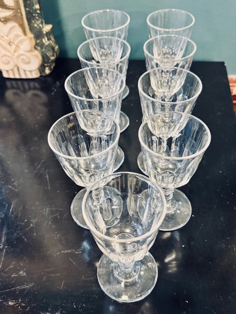 9 verres à vin blanc cristal19ème
